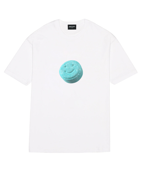 BORN SLIPPY(ボーンスリッピー)の「Smile Candy(Sky Blue) T-shirt (White)(Tシャツ/カットソー・レディース・その他・FREE)」の1枚目の写真