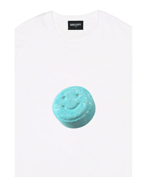 BORN SLIPPY(ボーンスリッピー)の「Smile Candy(Sky Blue) T-shirt (White)(Tシャツ/カットソー・レディース・その他・FREE)」の3枚目の写真
