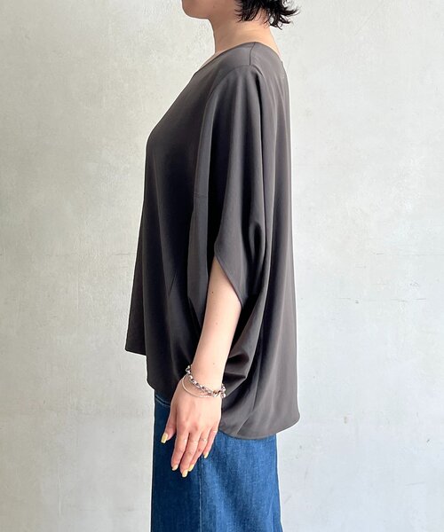 un dix cors(アンディコール)の「ワッシャーストレッチプルオーバー(シャツ/ブラウス・レディース・ブラック/モカ/チャコールグレー・FREE)」の5枚目の写真