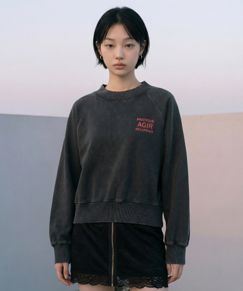 LENGAGEMENT(ランガージュマン)の「AGIR Salt-Washed Raglan Crop Sweatshirt (Black)(スウェット・レディース・ブラック・1/2)」の3枚目の写真