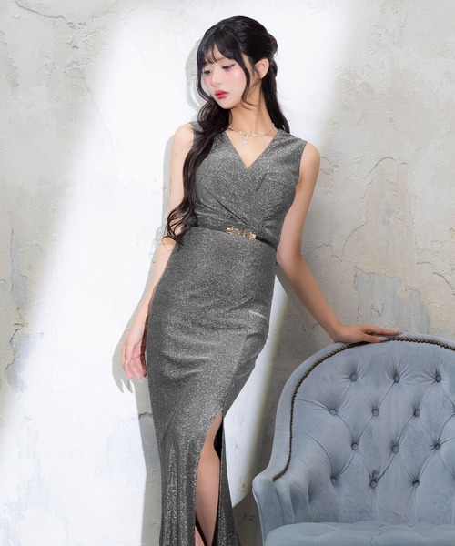 Tika(ティカ)の「キャバドレス ロング タイト ノースリーブ グリッター ラメ キラキラ ベルト付き ストレッチ スリット セクシードレス(ドレス・レディース・シルバー×ブラック・L/M/XL/XXL/XXXL)」の4枚目の写真
