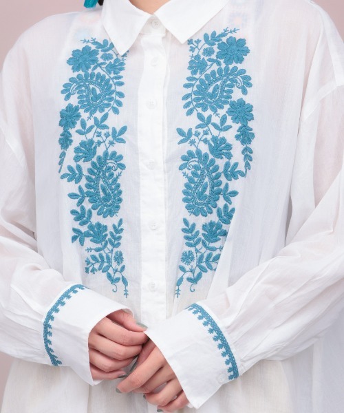 チチカカ(チチカカ)の「Rico ペイスリーフロル刺繍フレアシャツ(シャツ/ブラウス・レディース・ブラック/ライトブルー/アイボリー・FREE)」の7枚目の写真