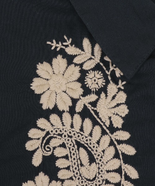 チチカカ(チチカカ)の「Rico ペイスリーフロル刺繍フレアシャツ(シャツ/ブラウス・レディース・ブラック/ライトブルー/アイボリー・FREE)」の17枚目の写真