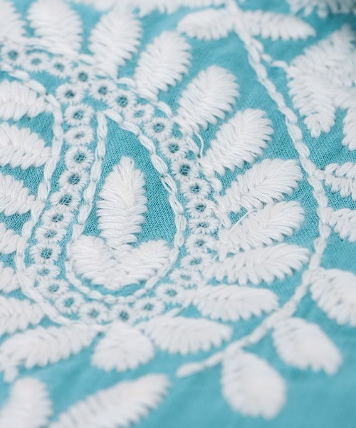 チチカカ(チチカカ)の「Rico ペイスリーフロル刺繍フレアシャツ(シャツ/ブラウス・レディース・ブラック/ライトブルー/アイボリー・FREE)」の20枚目の写真
