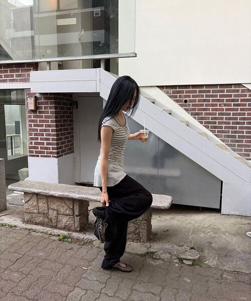 SOMSOC(ソムソック)の「COOKIE CONTRAST SHIRRING DRESS_M.GREY(ワンピース・レディース・その他・FREE)」の4枚目の写真