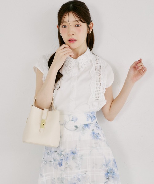 tocco closet（トッコ　クローゼット）の「【ZOZO限定】フラワーレース襟ノースリブラウス（シャツ/ブラウス・レディース・ブラック/ストライプ/ホワイト・M）」の5枚目の写真