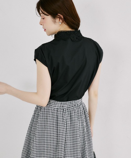 tocco closet（トッコ　クローゼット）の「【ZOZO限定】フラワーレース襟ノースリブラウス（シャツ/ブラウス・レディース・ブラック/ストライプ/ホワイト・M）」の14枚目の写真