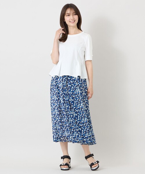 TO BE CHIC(トゥー ビー シック)の「【冨張 愛さん着用】ルミエール ビジューネックペプラムトップス(Tシャツ/カットソー・レディース・ライトブルー/ブラック/オフホワイト・40)」の14枚目の写真