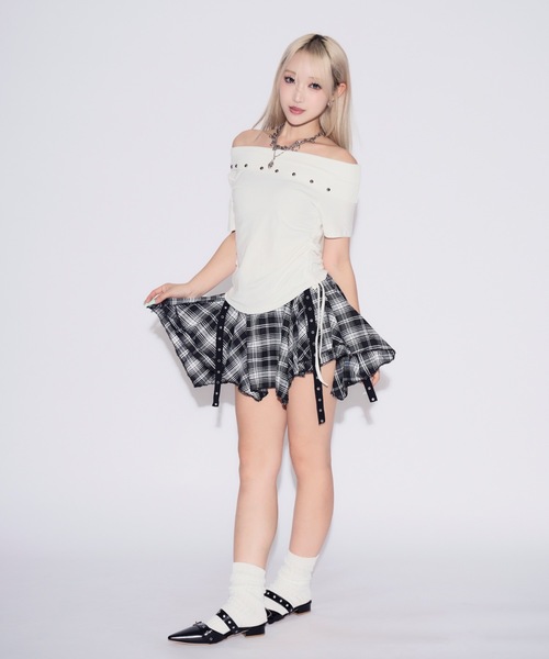 tinkerend(ティンカーエンド)の「Asymmetrical Belt Mini Skirt / アシンメトリーベルトミニスカート(スカート・レディース・ブラック/レッド・FREE)」の10枚目の写真