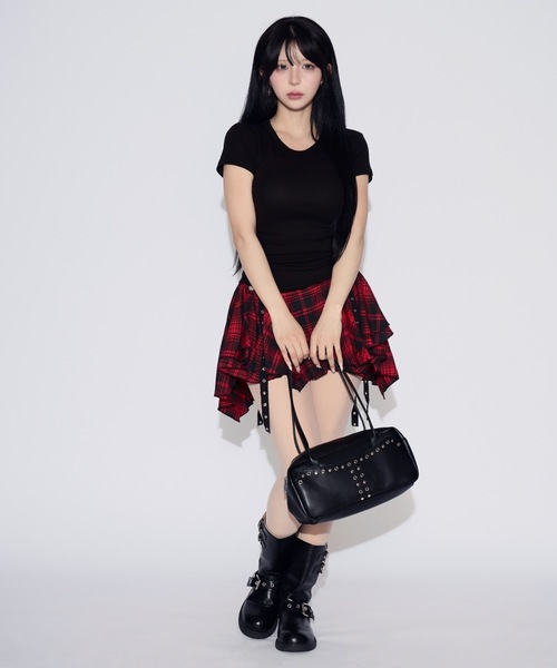 tinkerend(ティンカーエンド)の「Asymmetrical Belt Mini Skirt / アシンメトリーベルトミニスカート(スカート・レディース・ブラック/レッド・FREE)」の19枚目の写真