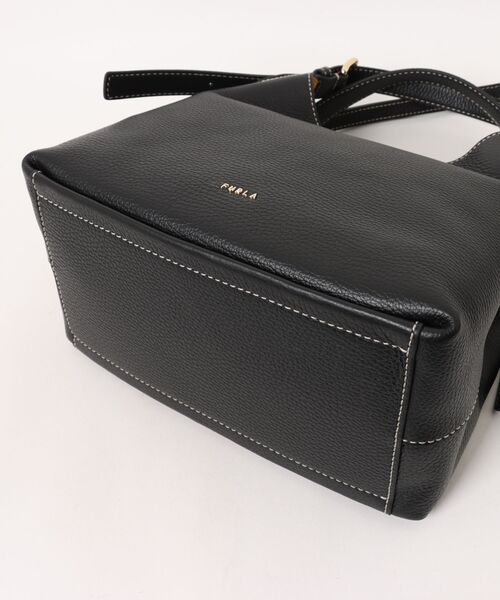 FURLA(フルラ)の「フルラ プリムローズ (Furla Primrose) ホーボーバッグ M(ショルダーバッグ・レディース・ブラウン/ブラック・ONE SIZE)」の10枚目の写真