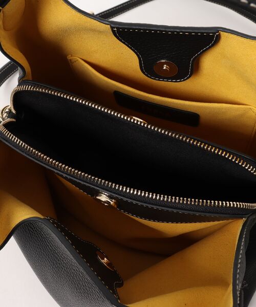 FURLA(フルラ)の「フルラ プリムローズ (Furla Primrose) ホーボーバッグ M(ショルダーバッグ・レディース・ブラウン/ブラック・ONE SIZE)」の11枚目の写真