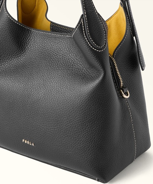 FURLA(フルラ)の「フルラ プリムローズ (Furla Primrose) ホーボーバッグ M(ショルダーバッグ・レディース・ブラウン/ブラック・ONE SIZE)」の4枚目の写真
