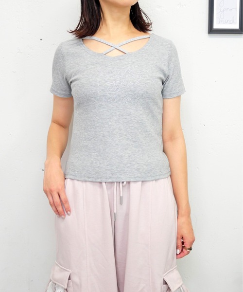 FUN(ファン)の「ラメストーンクロスプルオーバー(Tシャツ/カットソー・レディース・グレー/ブラック/オフホワイト・FREE)」の1枚目の写真