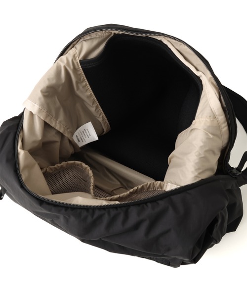 THE NORTH FACE(ザノースフェイス)の「THE NORTH FACE FICUS SHOULDER / ザ・ノース・フェイス フィーカス ショルダー(ショルダーバッグ・レディース・ブラック・FREE)」の7枚目の写真