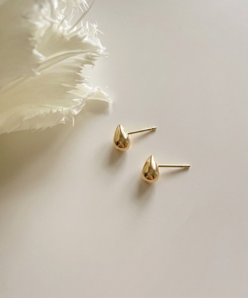 EMUNE(エミュネ)の「K10 パフィープチドロップピアス(ピアス(両耳用)・レディース・ゴールド・ONE SIZE)」の1枚目の写真