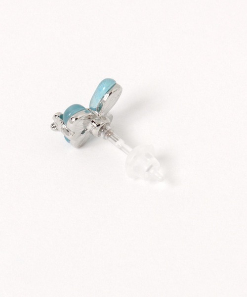 LAKOLE(ラコレ)の「キャッツバタフライ樹脂ポストピアス / 899429(ピアス(両耳用)・レディース・オフホワイト/ブルー・FREE)」の3枚目の写真