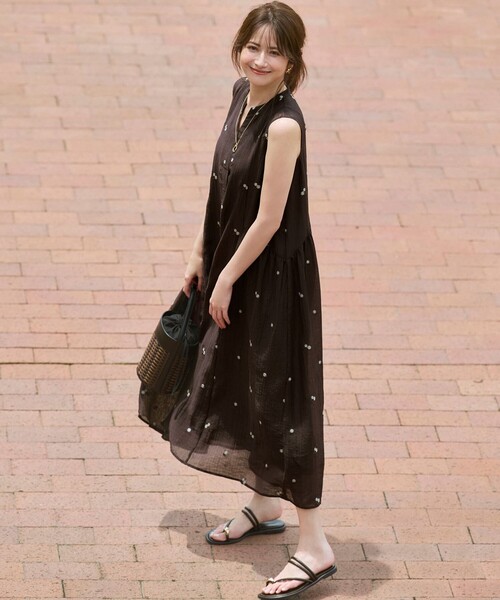 23区 S（ニジュウサンクチイサイサイズ）の「シアーワッシャー 刺繍 ワンピース（ワンピース・レディース・ブラック系/パイングリーン系/ダークブラウン系・32）」の11枚目の写真