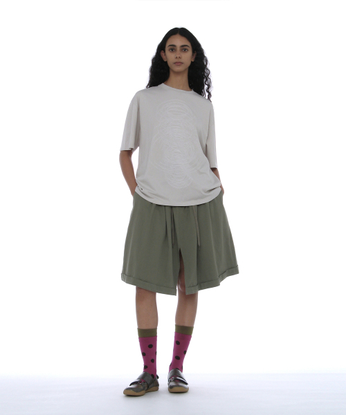 PARTIMENTO WOMEN(パルティメントウィメン)の「ジオメトリックパーツプリンテッドT_ライトグレー(Tシャツ/カットソー・レディース・その他・OS)」の5枚目の写真