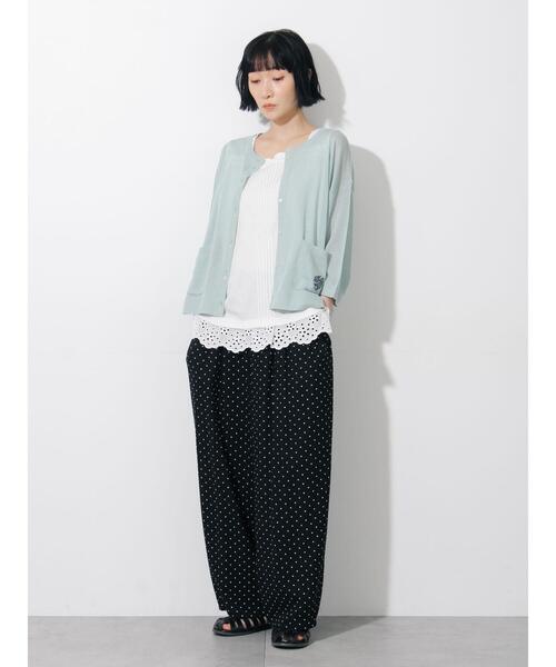 Samansa Mos2(サマンサ モスモス)の「【接触冷感】ワンポイント刺繍カーディガン(カーディガン/ボレロ・レディース・サックスブルー/レッド/キナリ/チャコールグレー・F)」の5枚目の写真