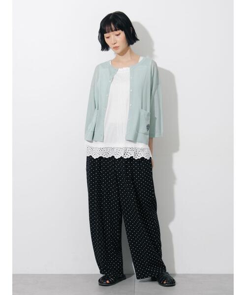 Samansa Mos2(サマンサ モスモス)の「【接触冷感】ワンポイント刺繍カーディガン(カーディガン/ボレロ・レディース・サックスブルー/レッド/キナリ/チャコールグレー・F)」の6枚目の写真