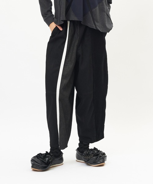 gomme(ゴム)の「切替デニムパンツ(デニムパンツ・レディース・ブラック/インディゴブルー・MEDIUM)」の2枚目の写真