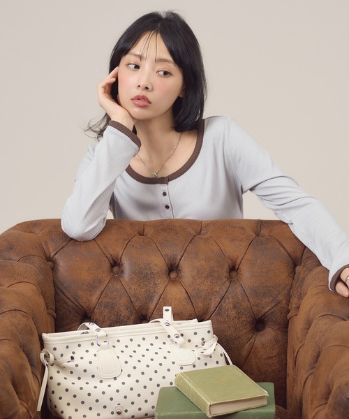 apres jour mignon(アプレジュールミニョン)の「配色ヘンリーリンガー長袖トップス(Tシャツ/カットソー・レディース・イエロー/チャコールグレー/ブルー系その他/ブルー/ピンク・LARGE/フリー)」の13枚目の写真