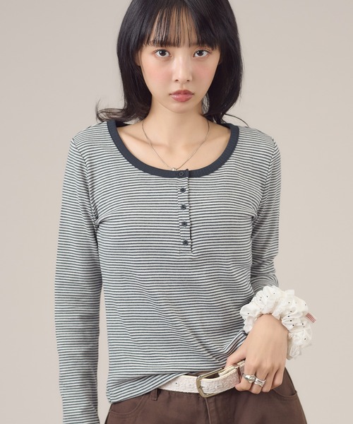 apres jour mignon(アプレジュールミニョン)の「配色ヘンリーリンガー長袖トップス(Tシャツ/カットソー・レディース・イエロー/チャコールグレー/ブルー系その他/ブルー/ピンク・LARGE/フリー)」の21枚目の写真