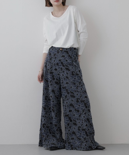 crossi(クロッシー)の「ダメージ花柄総レースフレアワイドパンツ(デニムパンツ・レディース・ブルー・LARGE)」の10枚目の写真