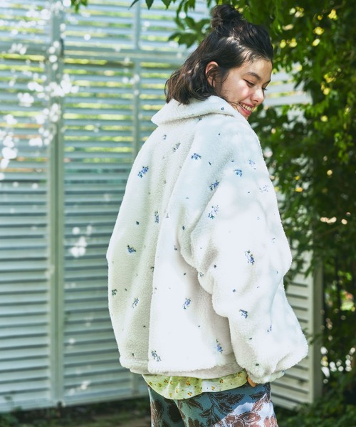 niko and...(ニコアンド)の「フラワー刺繍ボアジャケット(ブルゾン・レディース・オフホワイト/ブラック/ブラウン・FREE)」の15枚目の写真