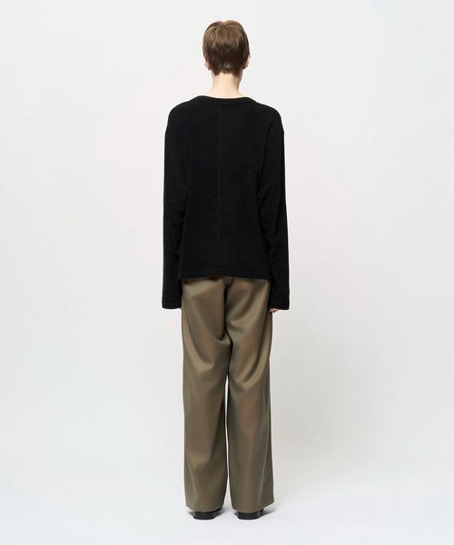Juha(ユハ)の「SOFT PILE CROPPED HENLEY(Tシャツ/カットソー・メンズ・ブラック/アイボリー/グレイッシュベージュ・4/3)」の6枚目の写真