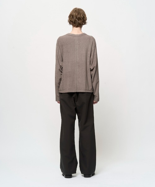 Juha(ユハ)の「SOFT PILE CROPPED HENLEY(Tシャツ/カットソー・メンズ・ブラック/アイボリー/グレイッシュベージュ・4/3)」の12枚目の写真