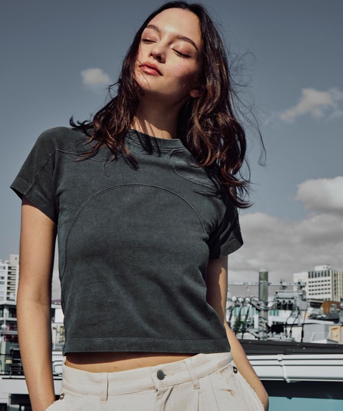 CONZ(コンズ)の「panel short sleeve tee(Tシャツ/カットソー・レディース・ブラック/ダークグレー・1/0/2)」の1枚目の写真