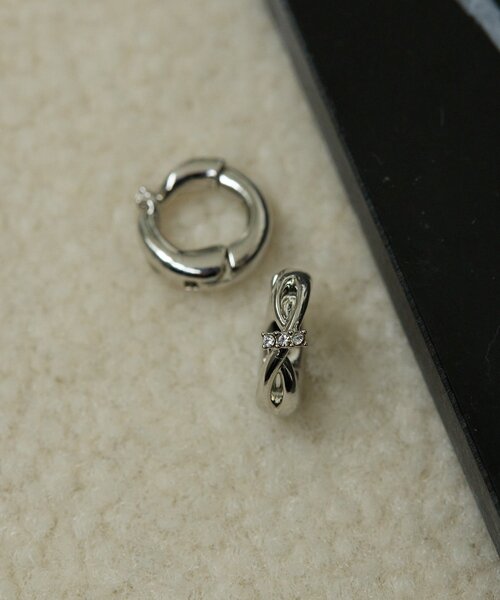 ear PAPILLONNER(イアパピヨネ)の「《WEB&一部店舗限定》バネ式ミニイヤリング/イヤーカフ(イヤリング・レディース・シルバー系その他/ゴールド系その他/シルバー系その他2/ゴールド系その他2・FREE)」の10枚目の写真