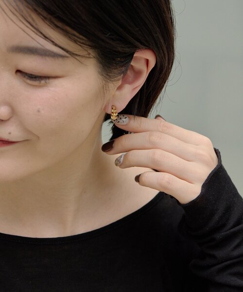 ear PAPILLONNER(イアパピヨネ)の「《WEB&一部店舗限定》バネ式ミニイヤリング/イヤーカフ(イヤリング・レディース・シルバー系その他/ゴールド系その他/シルバー系その他2/ゴールド系その他2・FREE)」の20枚目の写真