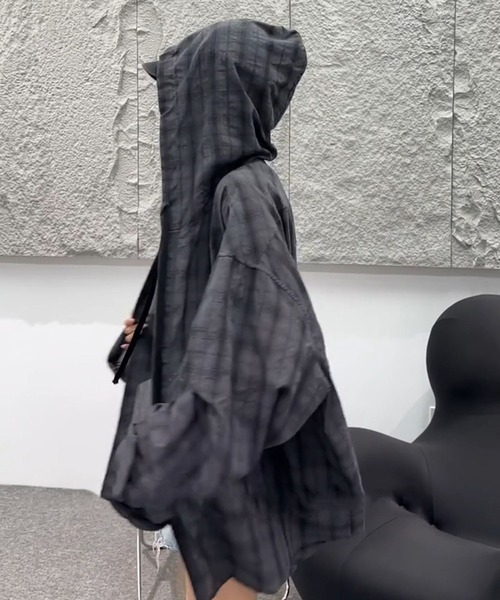 shyam inspiration(シャムインスピレーション)の「ドロップショルダー チェックフードシャツ(シャツ/ブラウス・レディース・チャコールグレー/ホワイト/ブルー/ブラウン・F)」の14枚目の写真