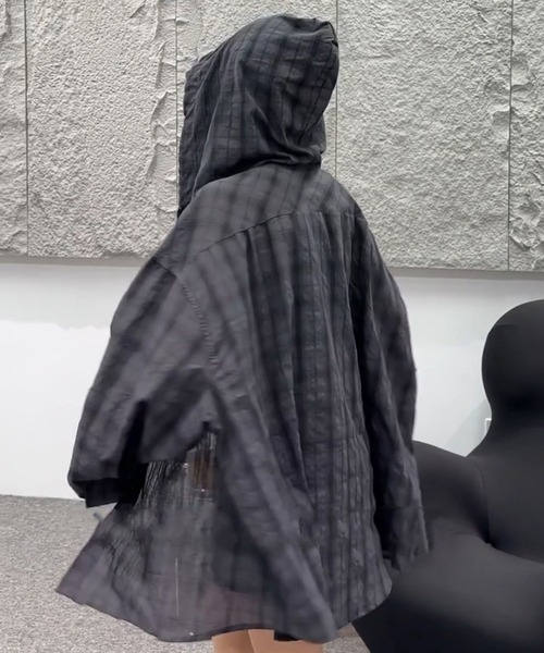 shyam inspiration(シャムインスピレーション)の「ドロップショルダー チェックフードシャツ(シャツ/ブラウス・レディース・チャコールグレー/ホワイト/ブルー/ブラウン・F)」の16枚目の写真