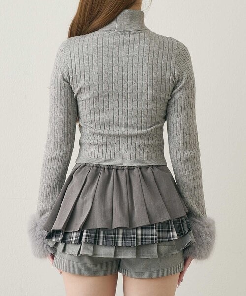 Belle Charme(ベルシャルム)の「【Belle Charme】Belle Logo Fur Sleeve Knit(ニット/セーター・レディース・アイボリー/ピンクベージュ/ブラック/チャコールグレー・FREE)」の10枚目の写真