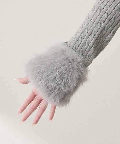 Belle Charme(ベルシャルム)の「【Belle Charme】Belle Logo Fur Sleeve Knit(ニット/セーター・レディース・アイボリー/ピンクベージュ/ブラック/チャコールグレー・FREE)」の14枚目の写真