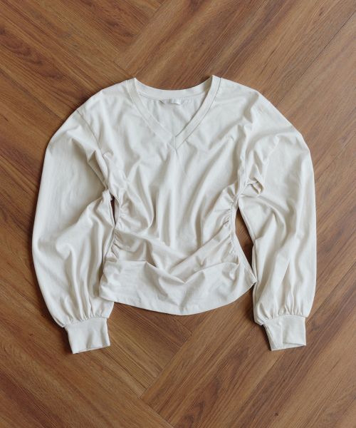 Yuje(ユジェ)の「PUFF SLEEVE TOP (3color,3size)(Tシャツ/カットソー・レディース・ブラック/ライトグレー/ピンクベージュ・SMALL/MEDIUM/X-SMALL)」の4枚目の写真