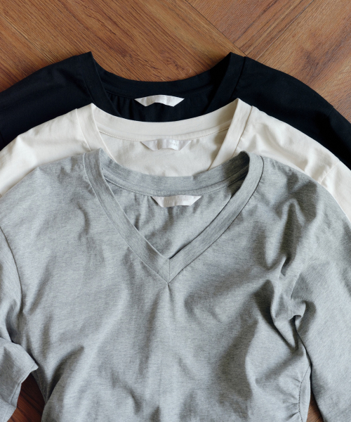 Yuje(ユジェ)の「PUFF SLEEVE TOP (3color,3size)(Tシャツ/カットソー・レディース・ブラック/ライトグレー/ピンクベージュ・SMALL/MEDIUM/X-SMALL)」の7枚目の写真