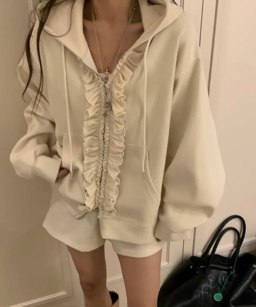 FLINEA(フリネア)の「フード付きフリルジャケット&ショートパンツセットアップ(セットアップ・レディース・グレー/ベージュ・FREE)」の7枚目の写真