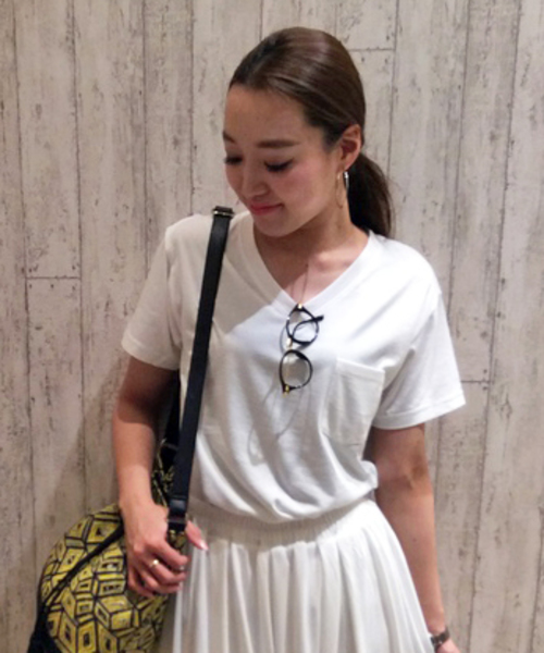 VENCEEXCHANGE（ヴァンスエクスチェンジ）の「ベーシックTシャツ  （Tシャツ/カットソー・レディース・オフホワイト/グレー/コーラル/ブラック/ダークオリーブ・MEDIUM）」の2枚目の写真