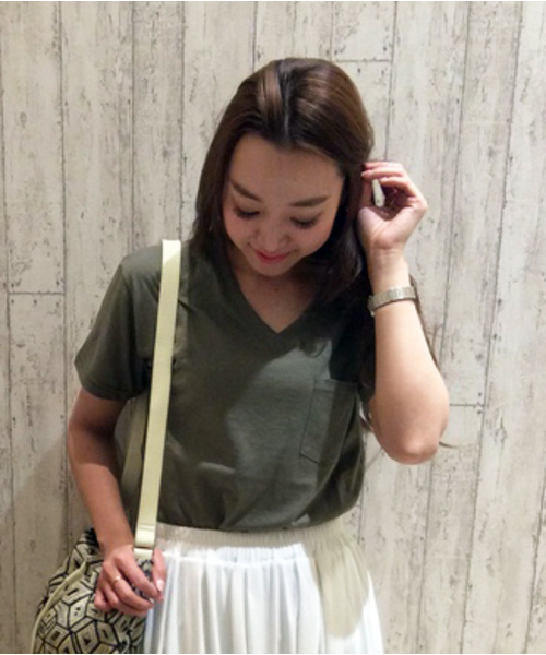 VENCEEXCHANGE（ヴァンスエクスチェンジ）の「ベーシックTシャツ  （Tシャツ/カットソー・レディース・オフホワイト/グレー/コーラル/ブラック/ダークオリーブ・MEDIUM）」の4枚目の写真