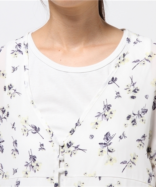 E hyphen world gallery(イーハイフンワールドギャラリー)の「・花柄シフォンロングガウン(カーディガン/ボレロ・レディース・オフホワイト/ブラック・FREE)」の9枚目の写真