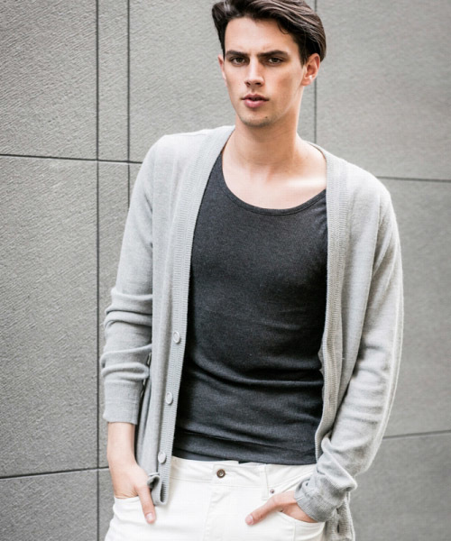 AKM Contemporary（エイケイエムコンテンポラリー）の「AKM Contemporary(エイケイエムコンテンポラリー)アンゴラ混Vネックニットカーディガン（カーディガン/ボレロ・メンズ・グレー/ネイビー/ブラック・MEDIUM/SMALL/LARGE）」の6枚目の写真