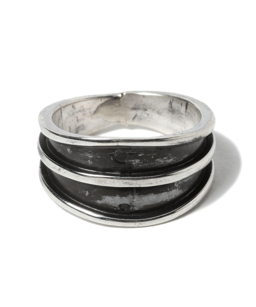BEAMS PLUS（ビームスプラス）の「ネイティブアクセサリー / ライン リング（リング・メンズ・その他1・US8/US7/US9/US10）」の2枚目の写真
