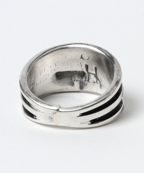 BEAMS PLUS（ビームスプラス）の「ネイティブアクセサリー / ライン リング（リング・メンズ・その他1・US8/US7/US9/US10）」の3枚目の写真
