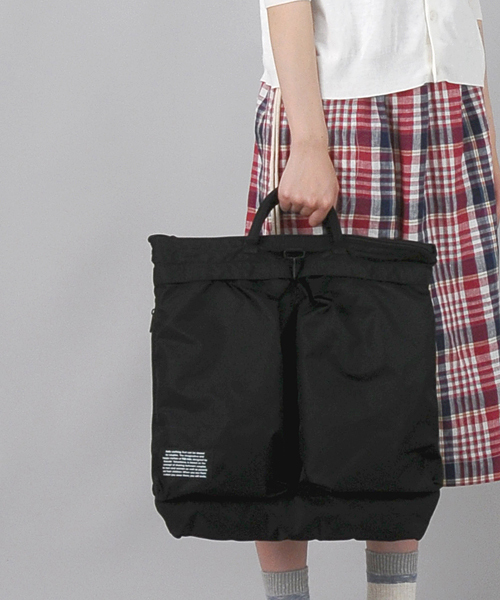 Ne-net（ネネット）の「(S)ナイロンヘルメットリュック（バックパック/リュック・レディース・ブラック/カーキ・FREE）」の2枚目の写真