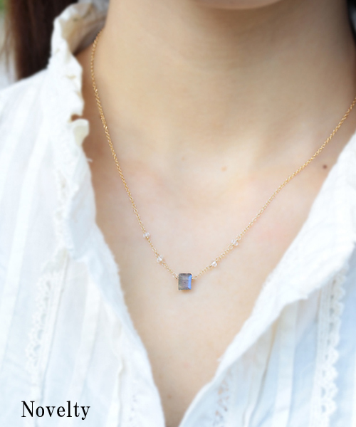 ノワールドプーペK10ダイアモンドネックレス K10 ダイヤモンド 5粒グラデーションネックレス（ネックレス